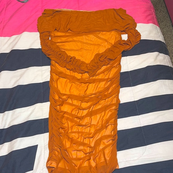 Off-Shoulder Ruched Dress - Picture 2 of 10